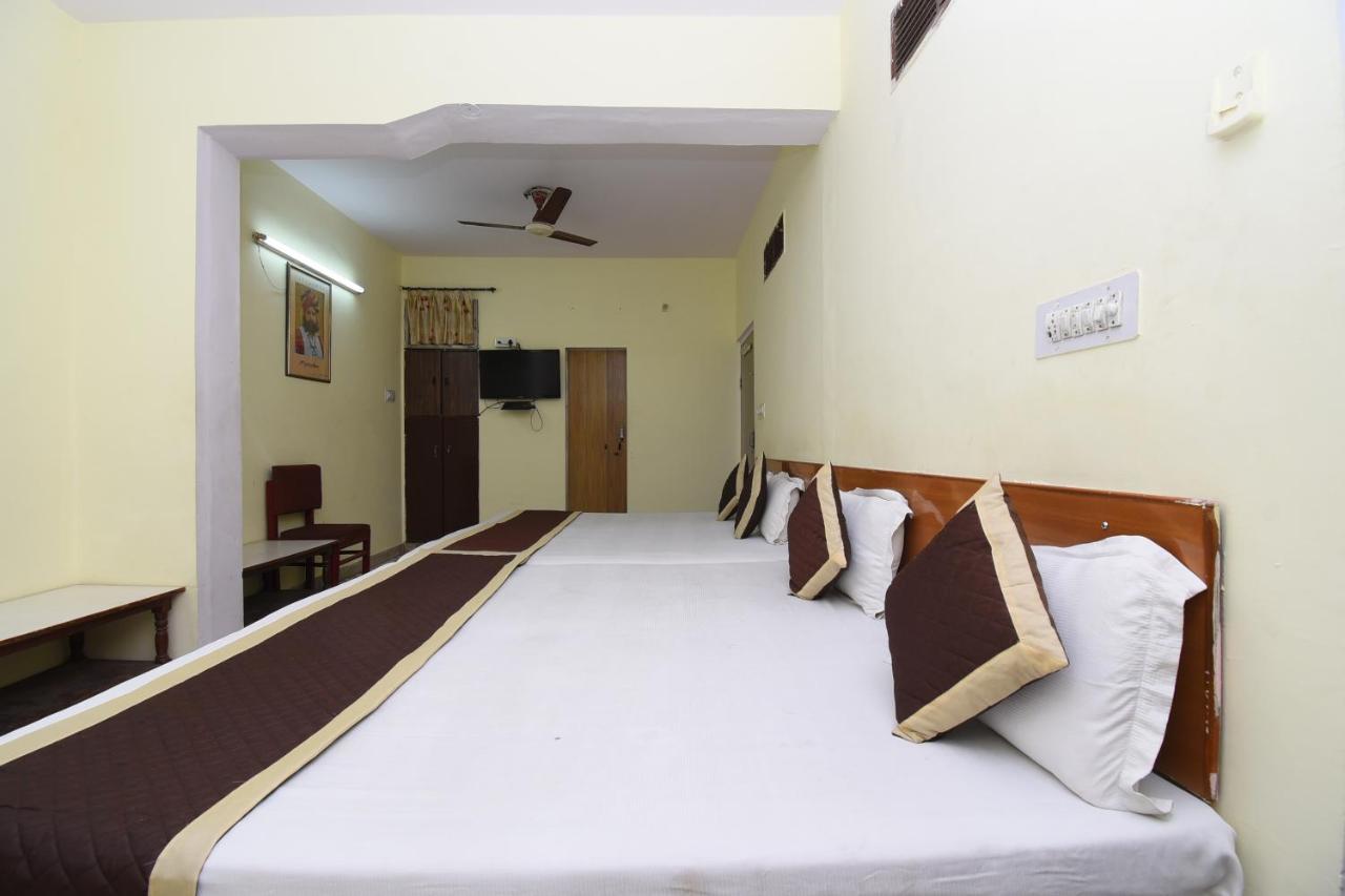 Hotel Jaipur Achrol Eksteriør billede