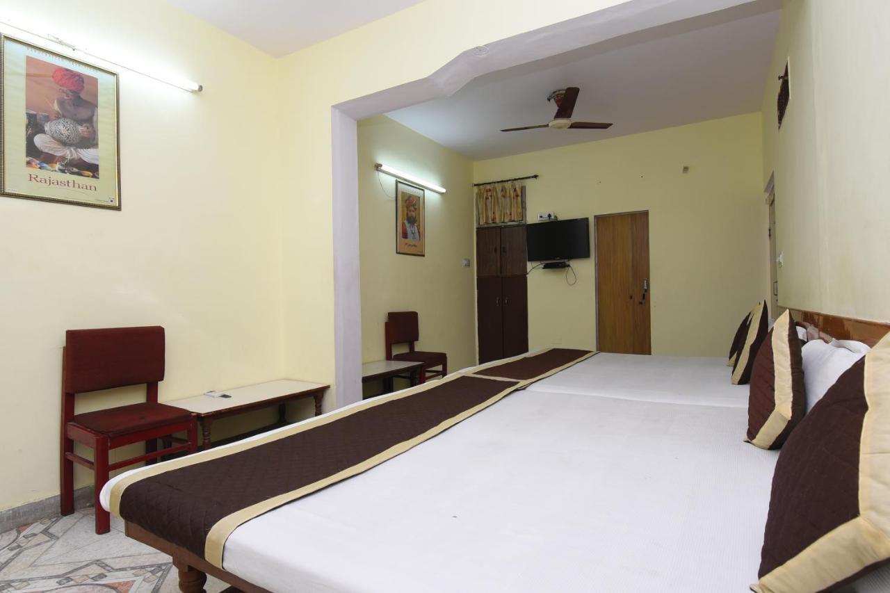 Hotel Jaipur Achrol Eksteriør billede